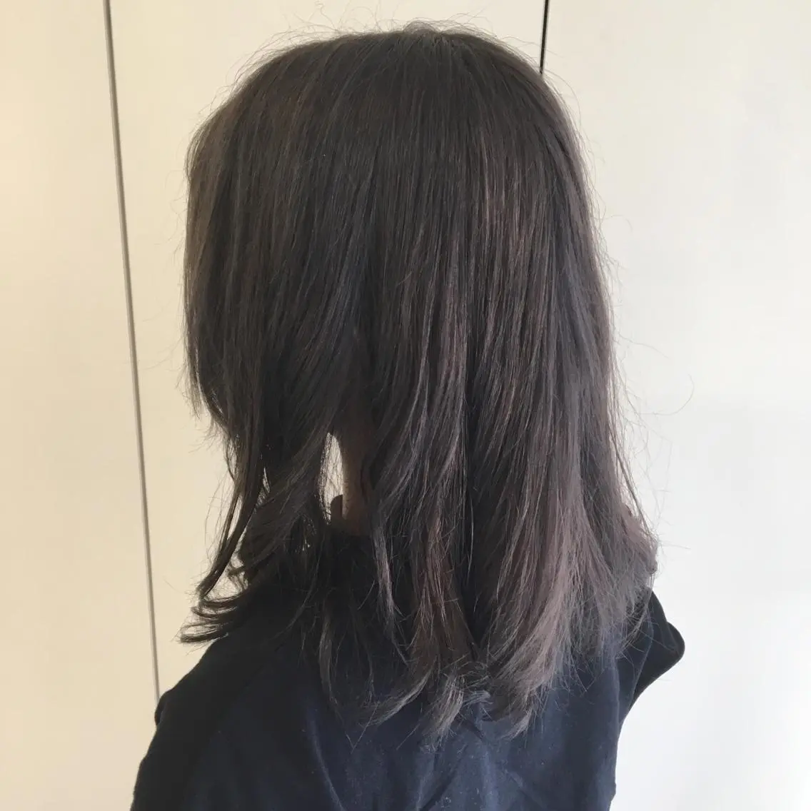 セミロング カラー ダブルカラー シルバー 広がり、まとまらない お悩み改善/ 中田のヘアスタイル