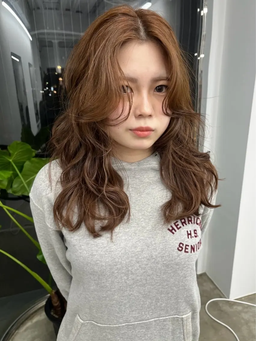 ロング ヘアカラー 酒井 美里のヘアスタイル
