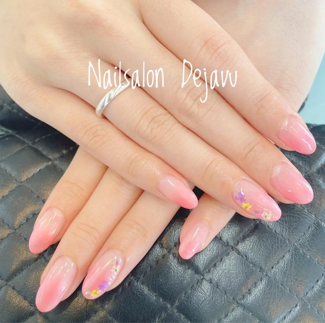 ネイル グラデーション ハンドネイル Nailsalon Dejavuのネイルデザイン