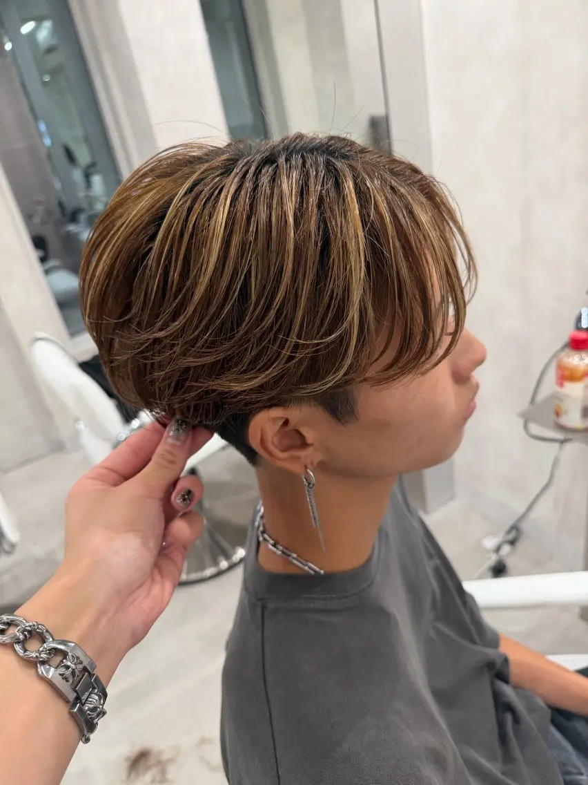 カラー メンズ メンズハイライト ベージュカラー ハイライトカラー ヘアカラー 原宿/ハイライト バレイヤージュ/大智のヘアスタイル