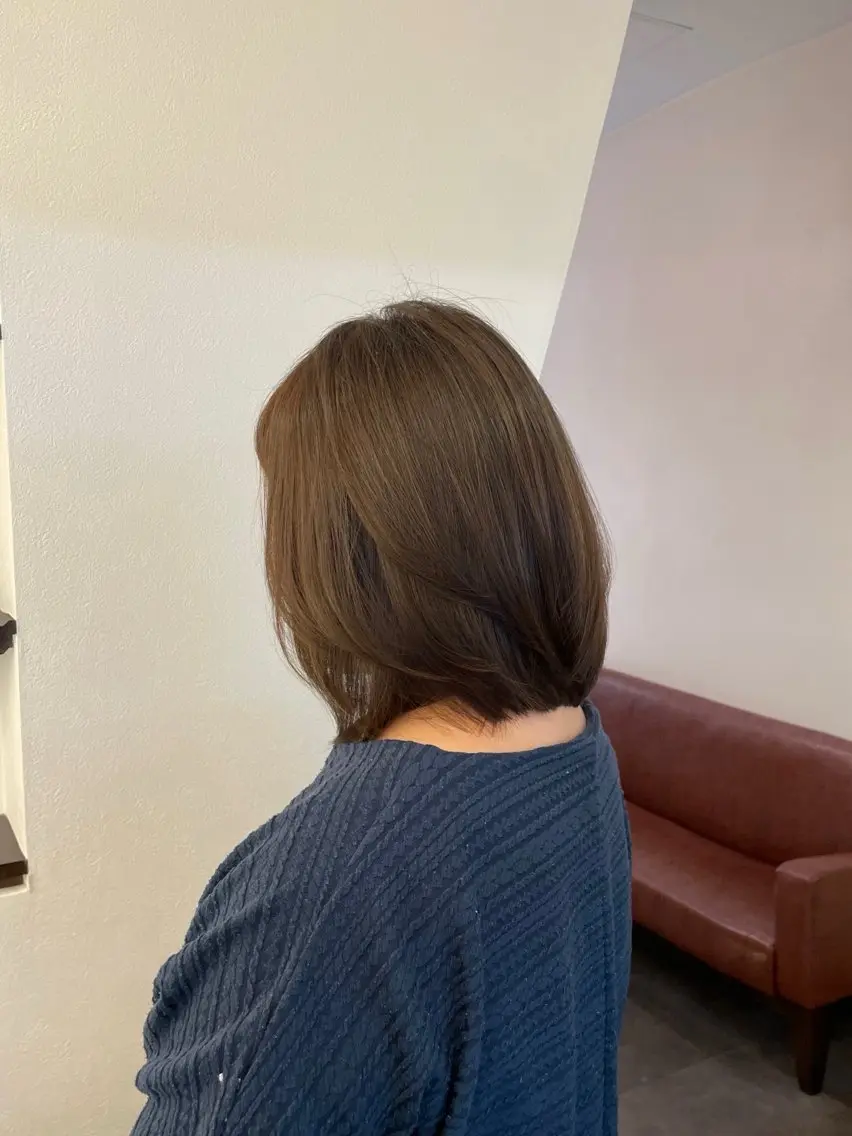 ミディアム 堀 綾花のヘアスタイル