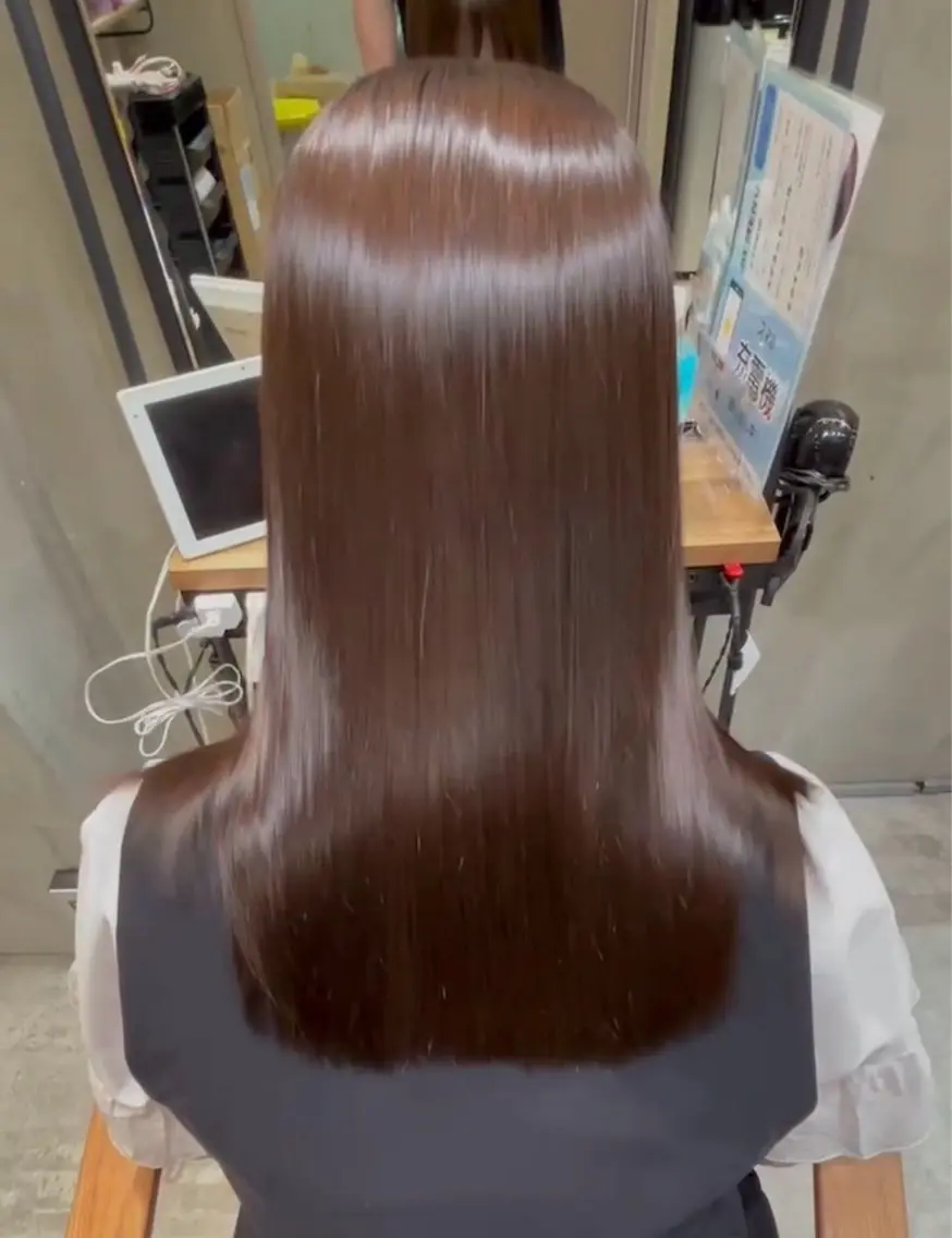 【平日限定】似合わせカット＋潤い艶カラー＋クイックTrの写真