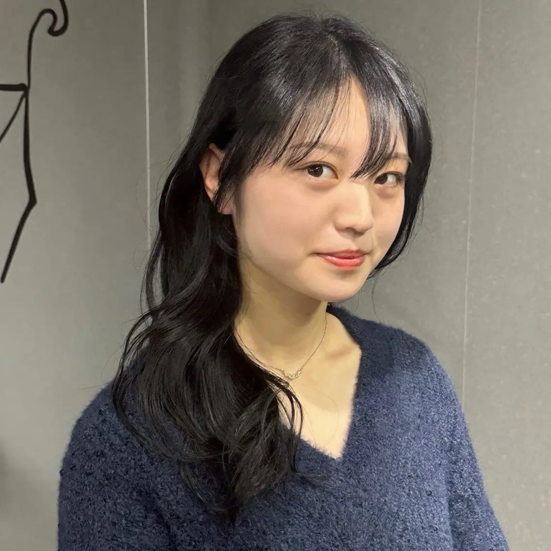 セミロング カラー アッシュ アッシュグレー アッシュグレージュ ベージュカラー 透明感カラー カット ヘアカラー トリートメント マエダルイ🌐 レイヤースタイルのヘアスタイル