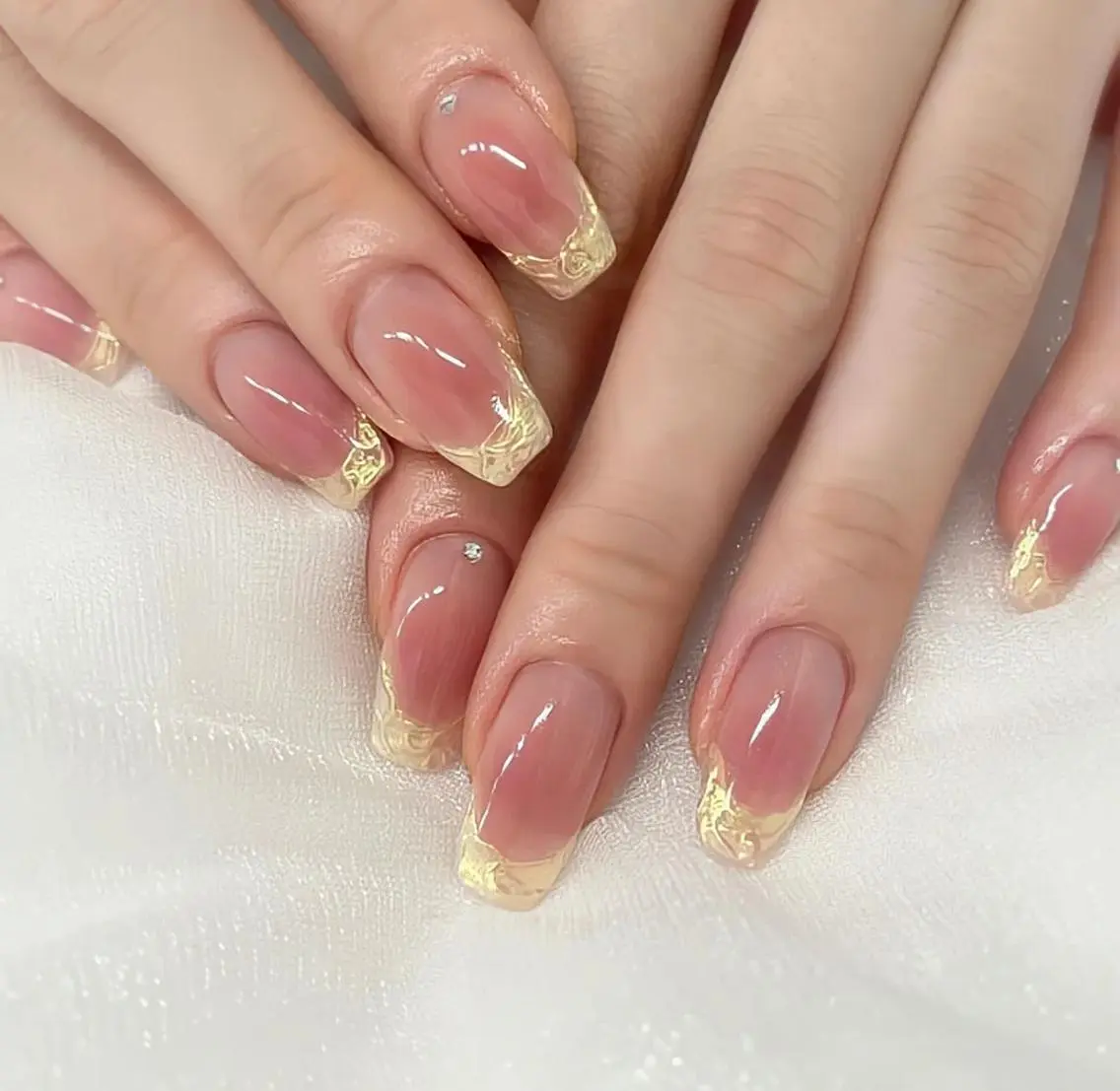 ネイル アートネイル 長さ出し ネイルチップ Queens momoのネイルデザイン