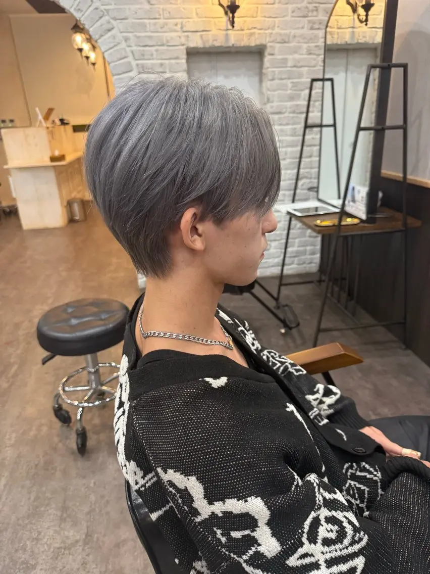 メンズ メンズハイトーン カット ヘアカラー トリートメント 艶カラー✨️ブリーチ カラー🦄renのヘアスタイル