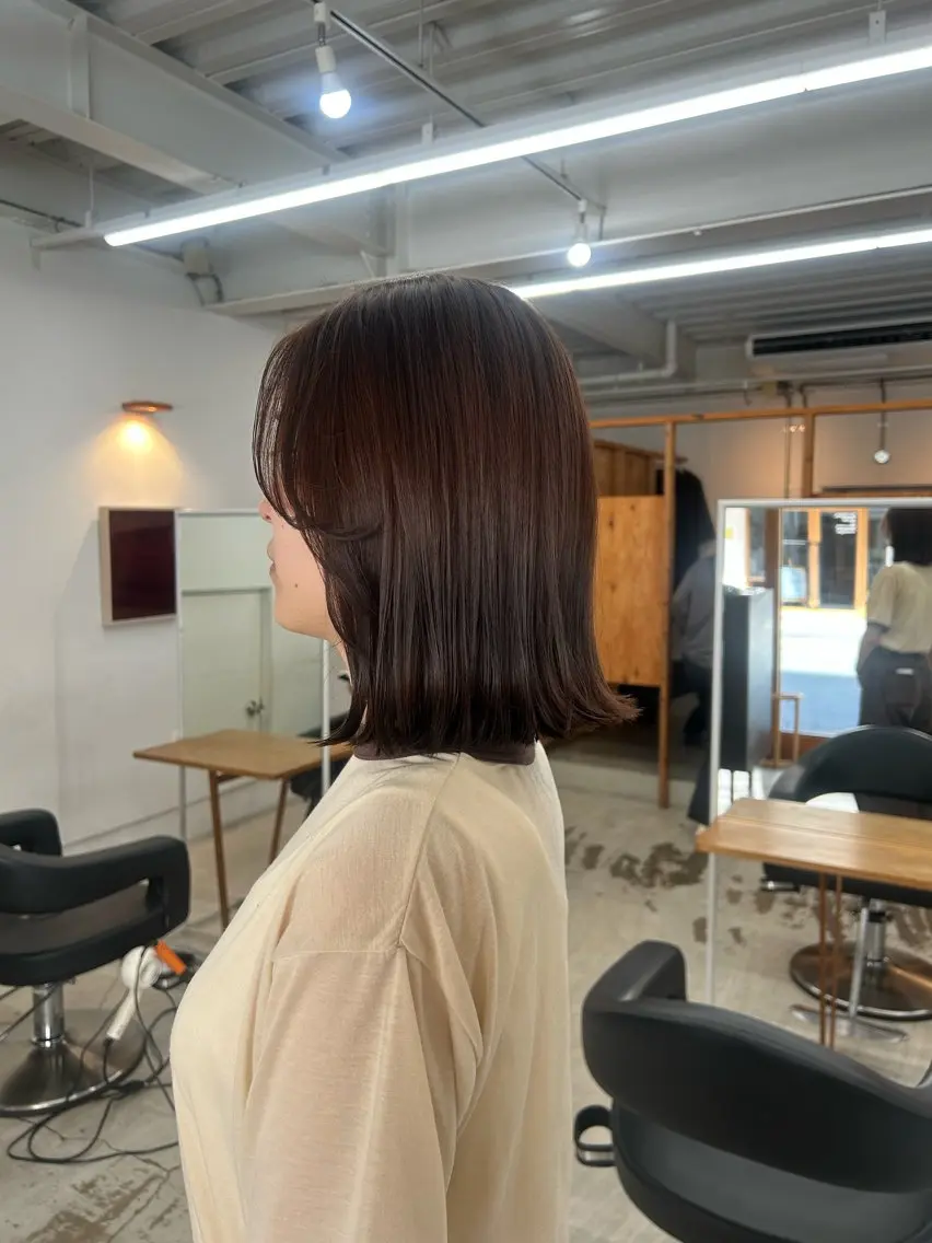 ミディアム ボブ 外ハネヘア Shiho .one colorのヘアスタイル