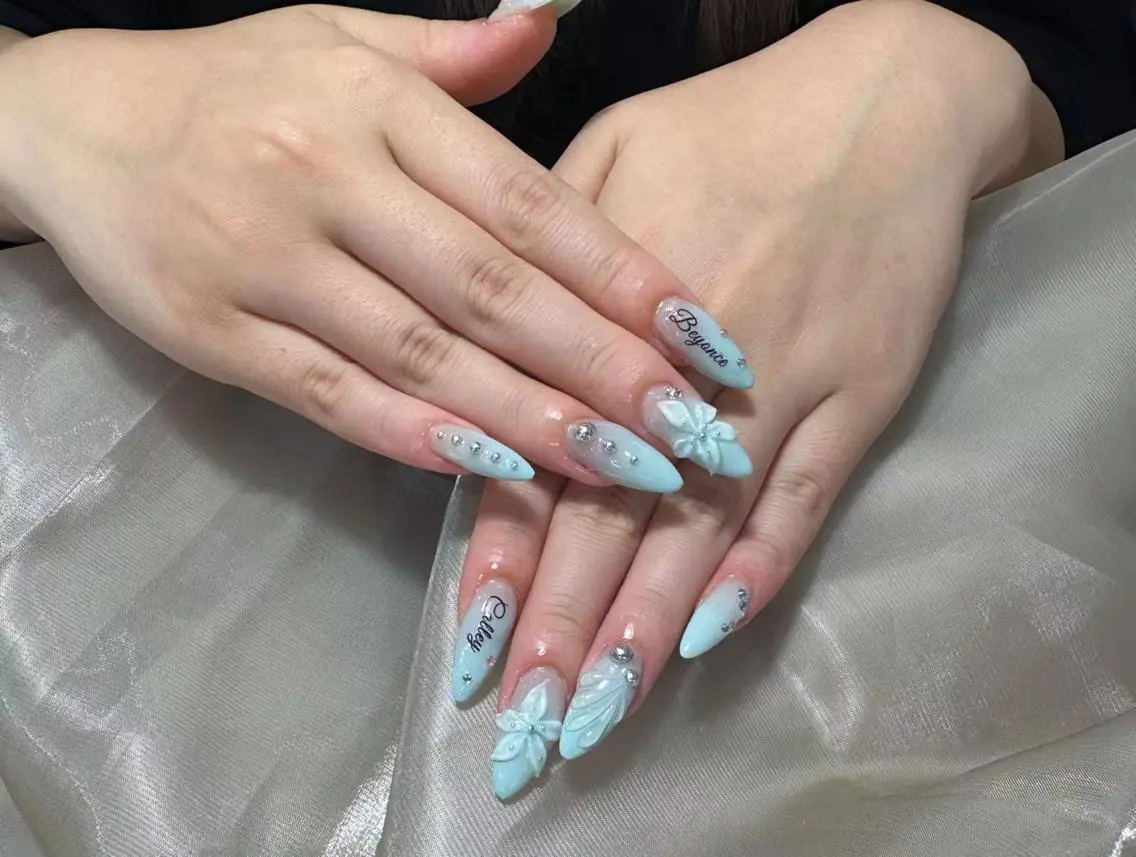 ネイル フレンチネイル ジェルネイル ガラスフレンチ 韓国ネイル マグネットネイル ハンドネイル ハンドケア The Nail 新大久保店のネイルデザイン