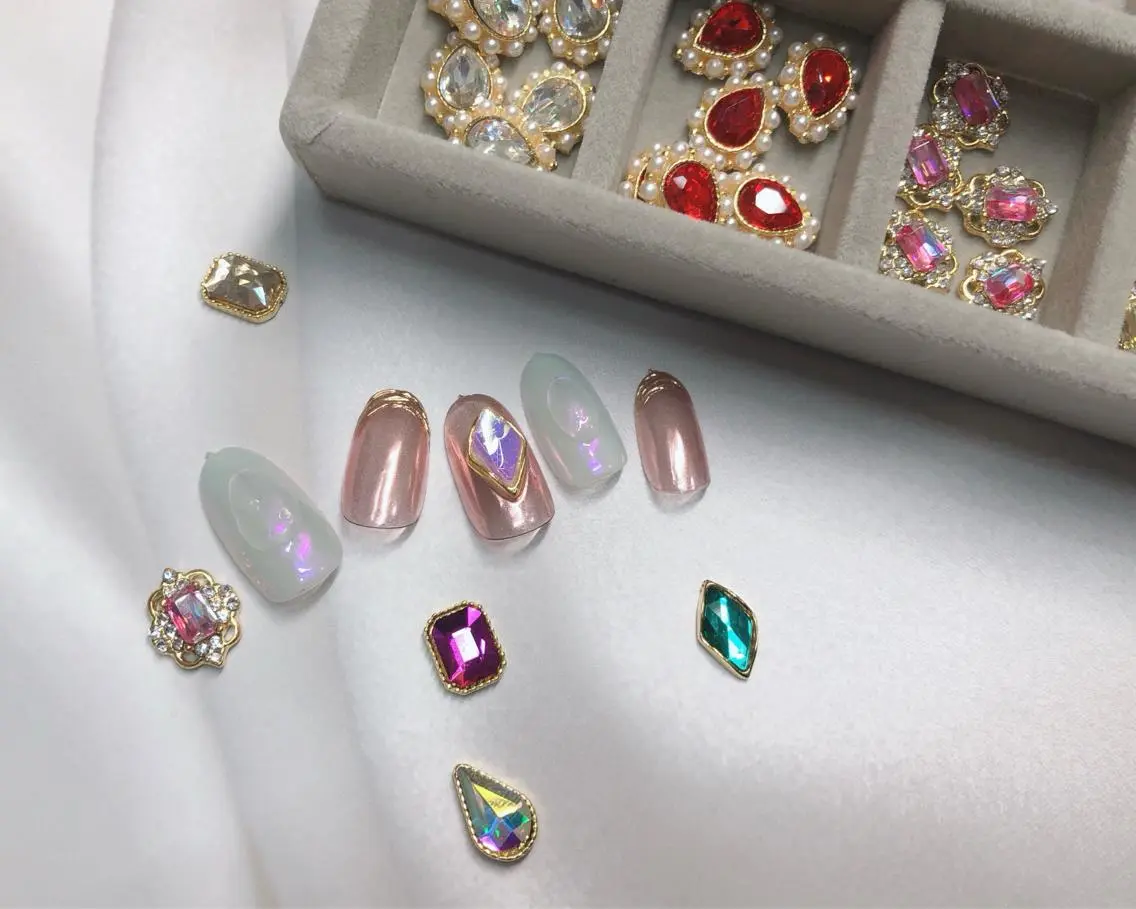 ネイル キラキラネイル ワンカラーネイル ハンドネイル saki_ nail heronのネイルデザイン