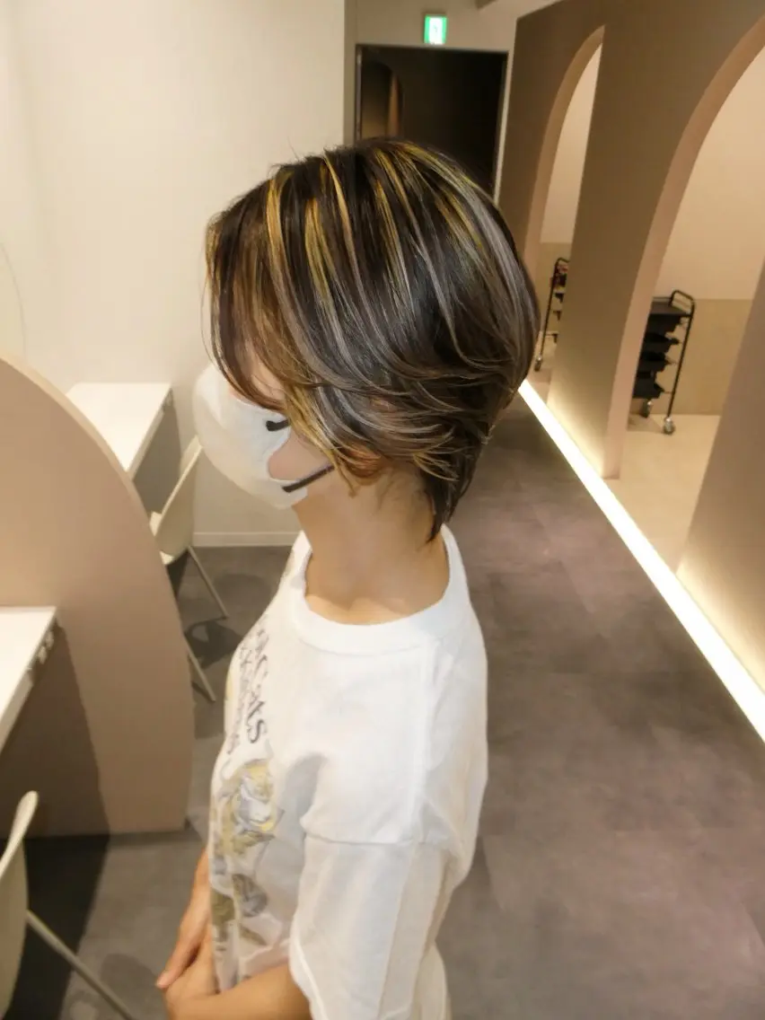 ショート カラー 佐野 えり奈のヘアスタイル