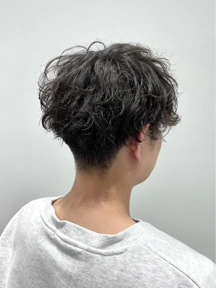 パーマ メンズ ワダ モエナのヘアスタイル