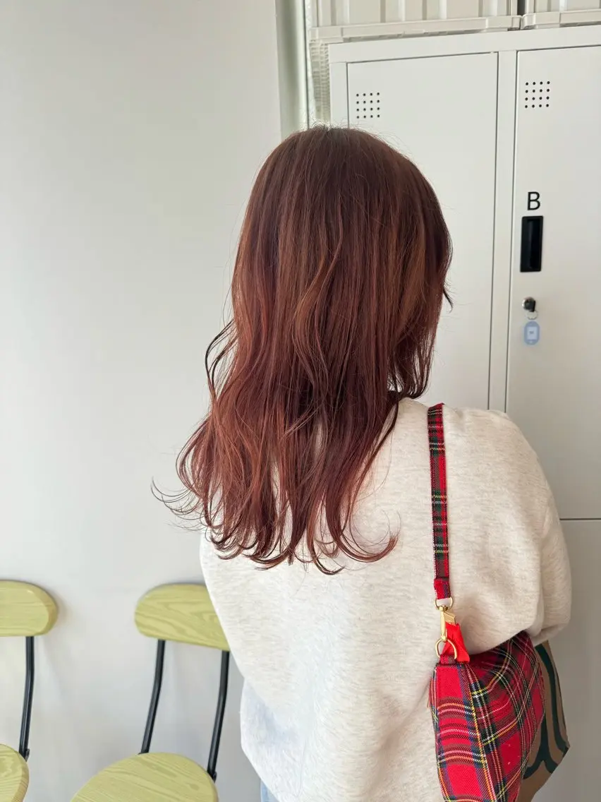 セミロング カラー ベージュカラー ブリーチ ブリーチなしカラー ピンクカラー ピンクベージュ カット ヘアカラー トリートメント オスズ 🎀´-のヘアスタイル