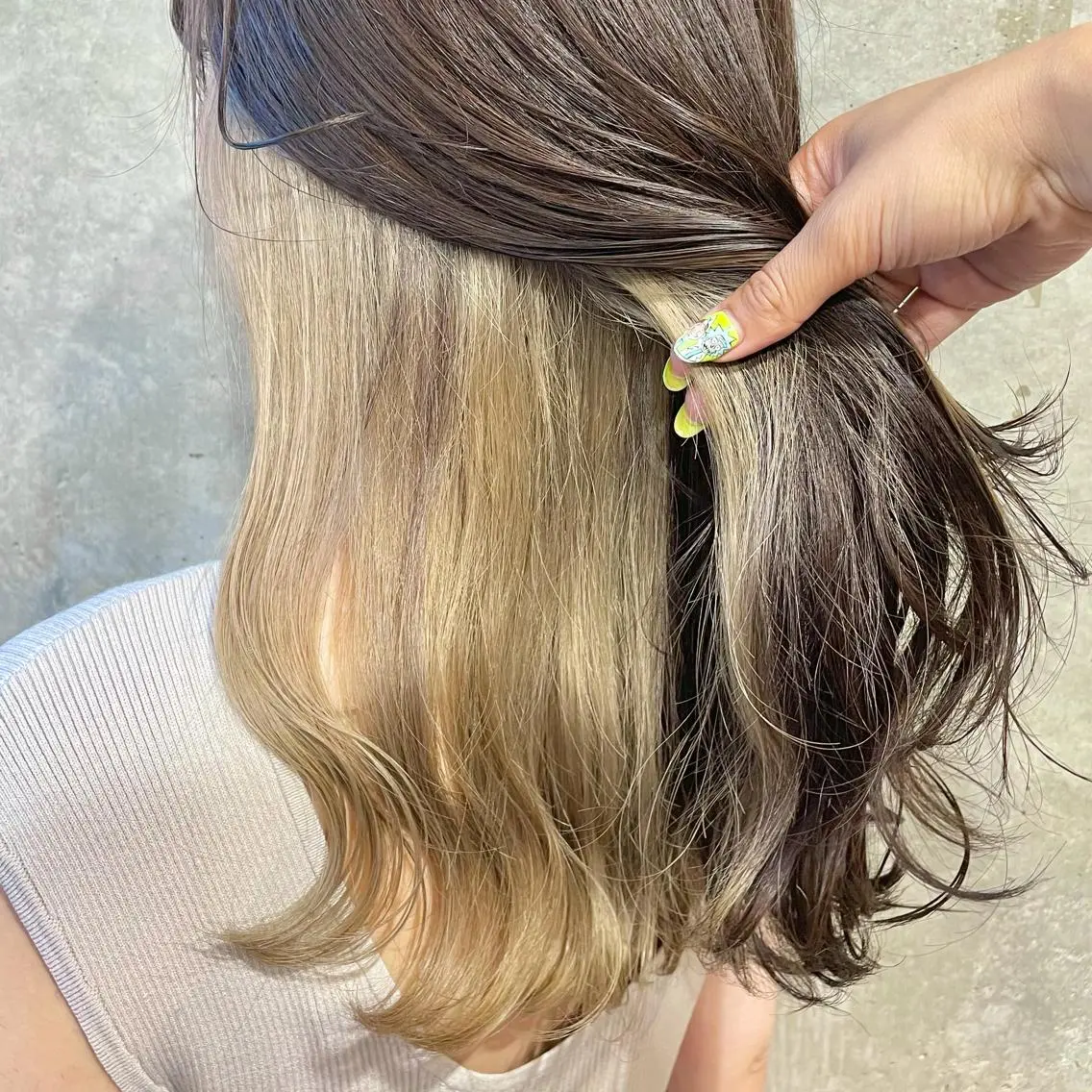 セミロング ヘアカラー トリートメント もにか🌞原宿/渋谷 🌝ブリーチカラーのヘアスタイル