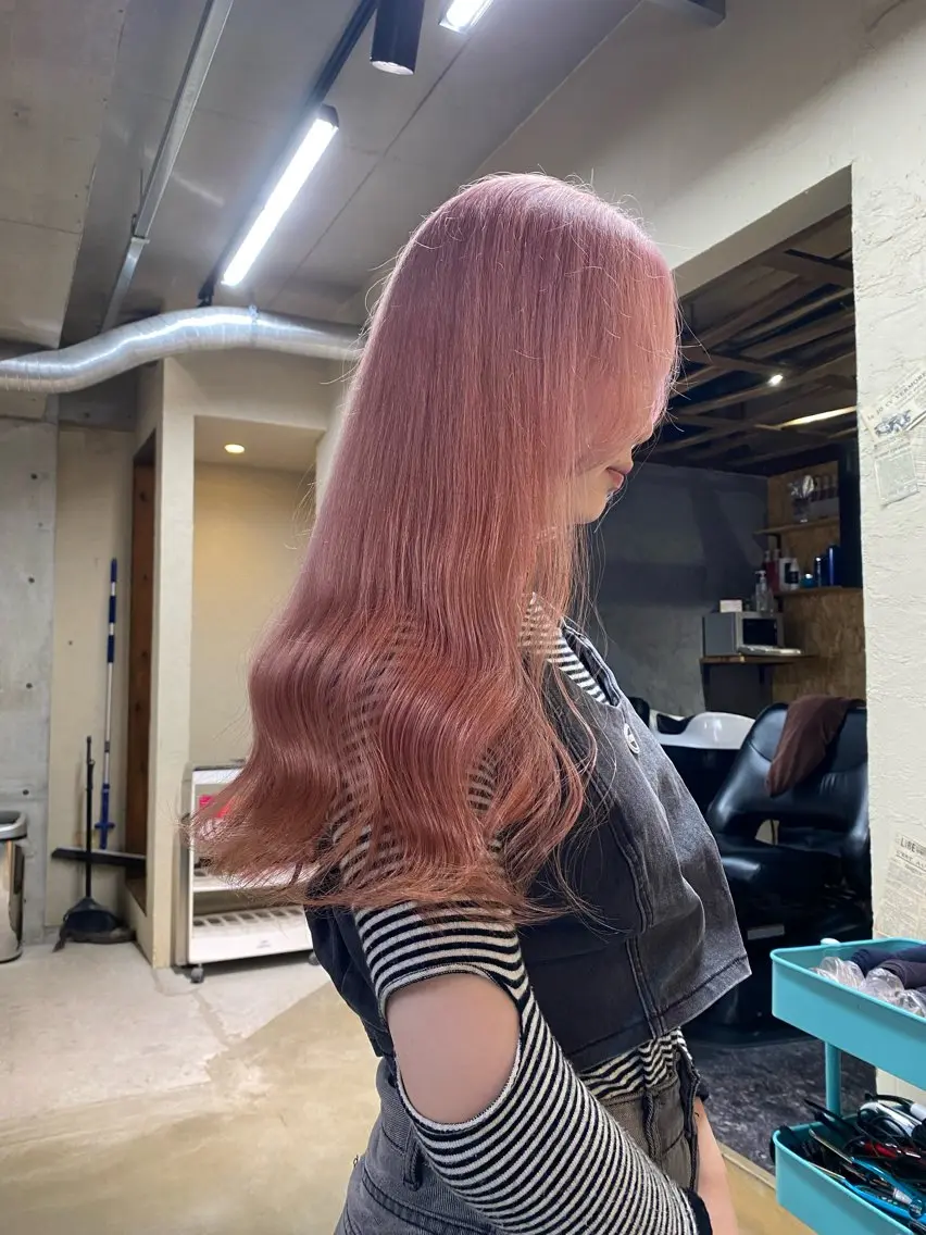 ロング カラー ブリーチ ケアブリーチ ピンクカラー ブリーチムラ修正 /ハイトーン/青砥大のヘアスタイル