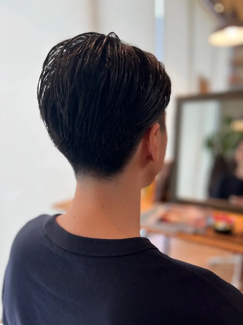 メンズ アップバング ビジネス フェードカット カット 両国駅徒歩1分⭐️ アイロン仕上げのヘアスタイル