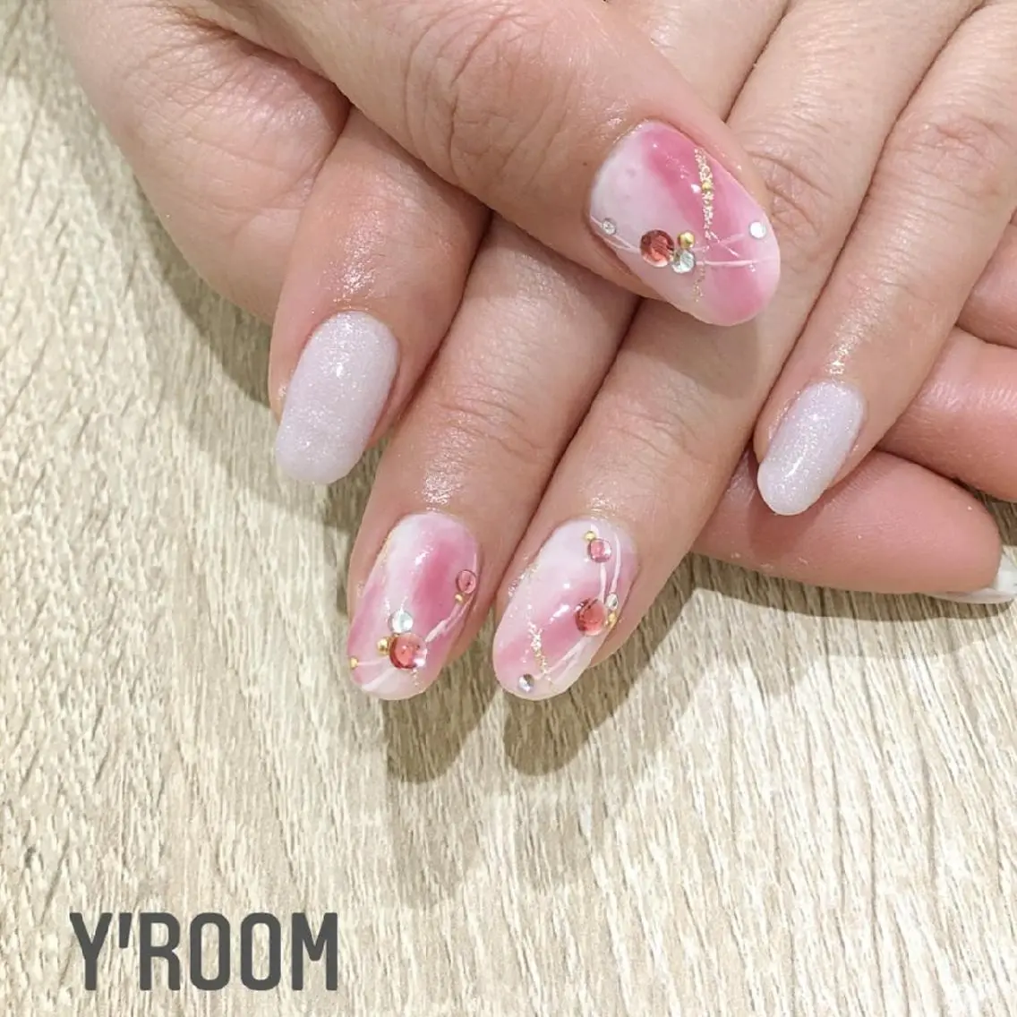 ネイル フラッシュネイル ジェルネイル マグネットネイル ニュアンスネイル ワンカラーネイル ハンドネイル YUKA （ネイリスト）のネイルデザイン
