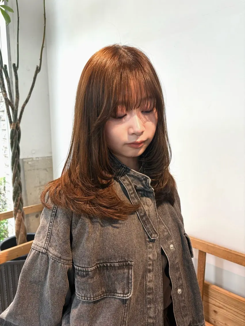 セミロング レイヤーカット Fev YUZUのヘアスタイル