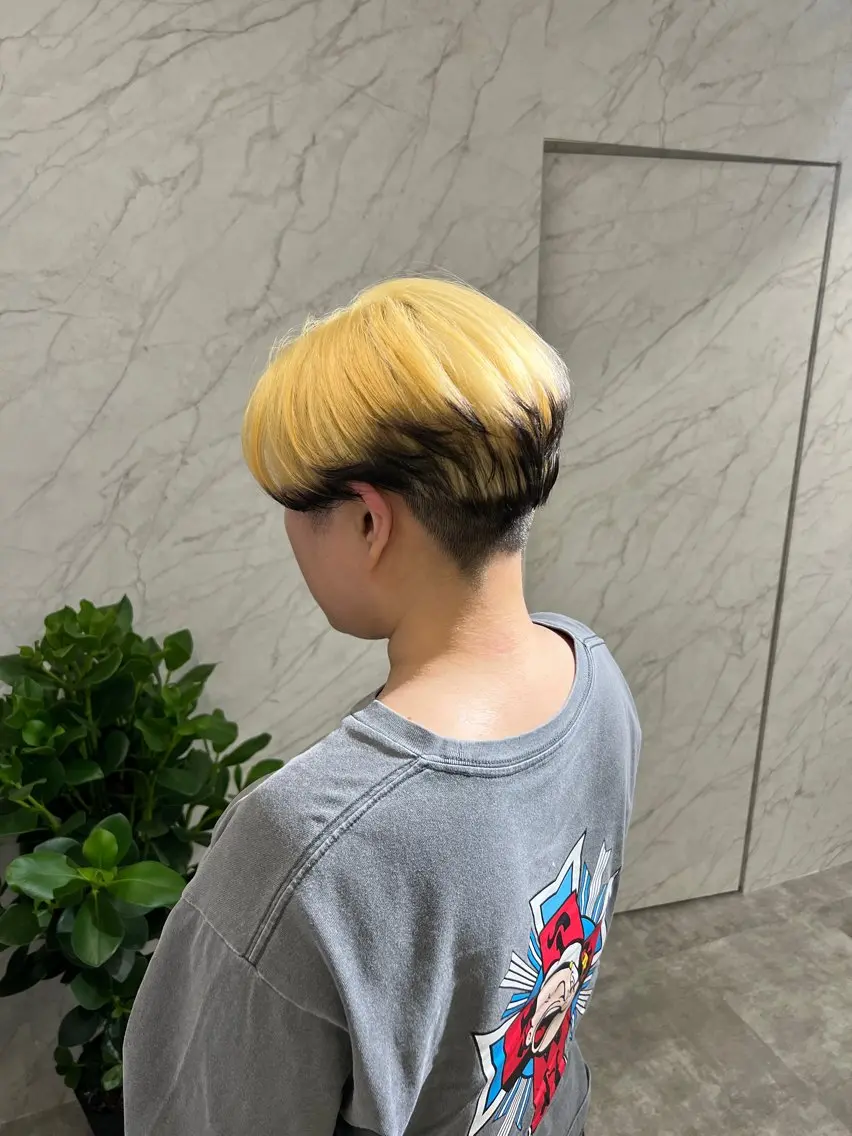 ショート ヘアカラー RUNERA TAKAのヘアスタイル