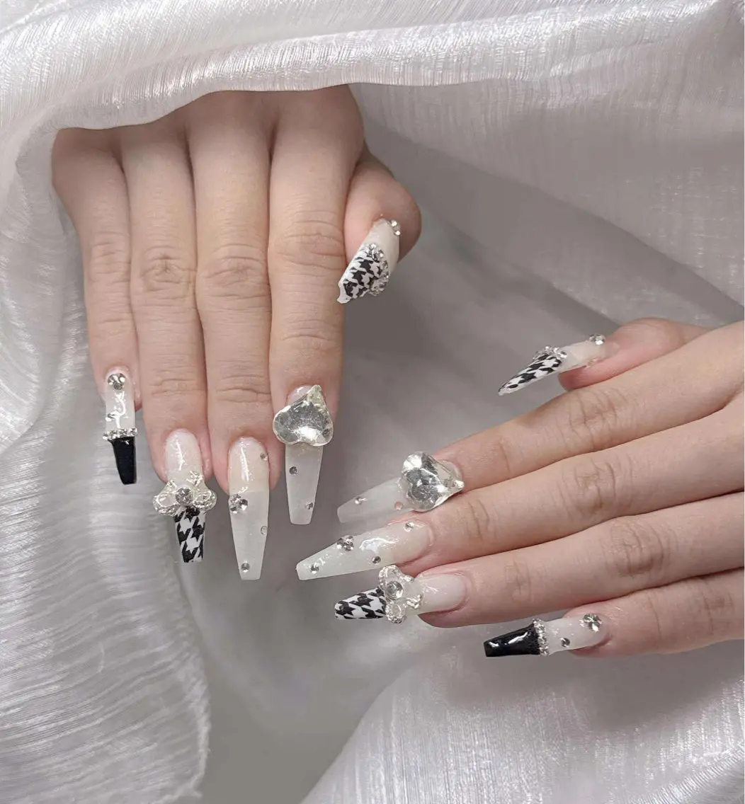 ネイル ハンドネイル Lee Nailsのネイルデザイン