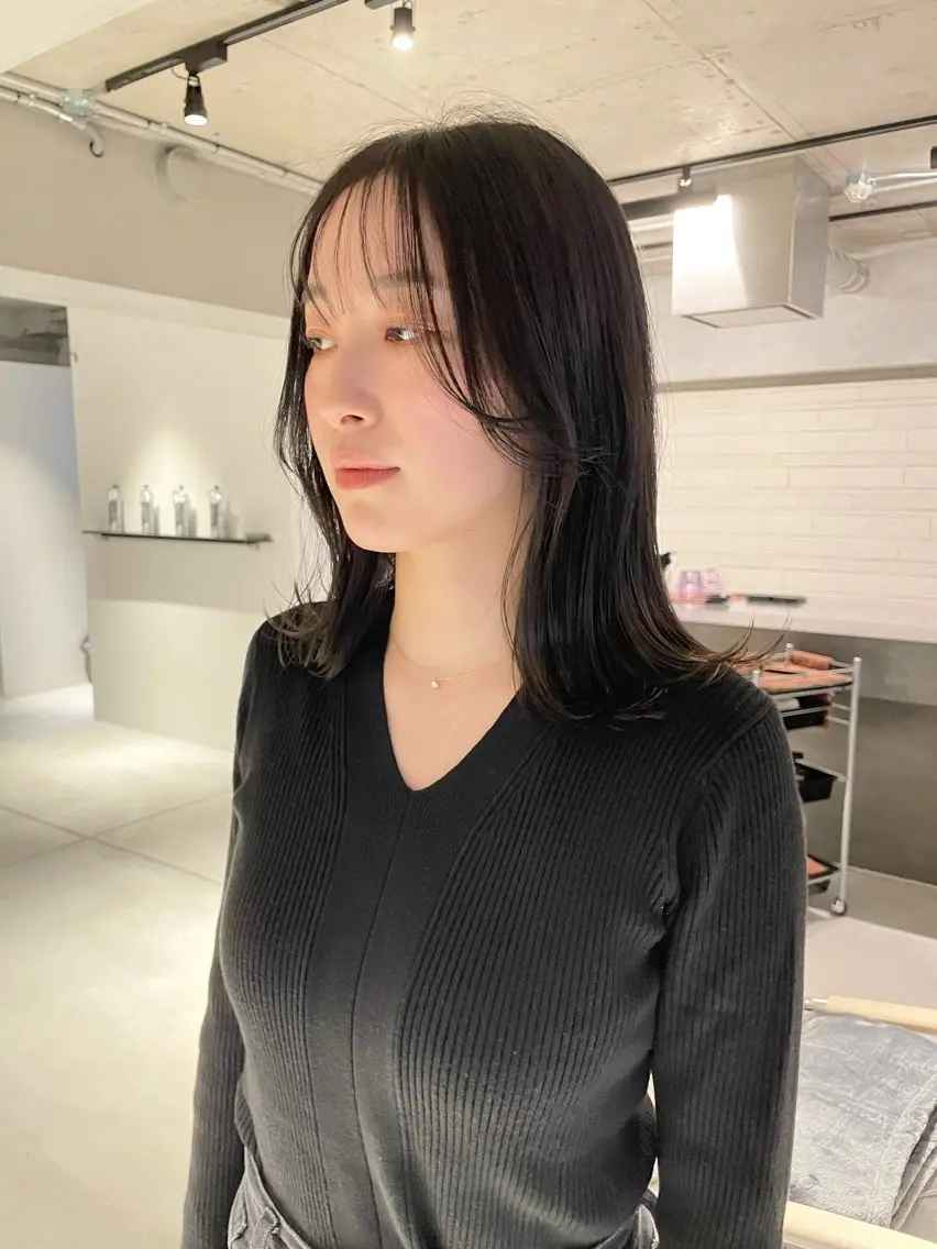 ミディアム 顔周りカット レイヤーカット イズミ ナナコのヘアスタイル