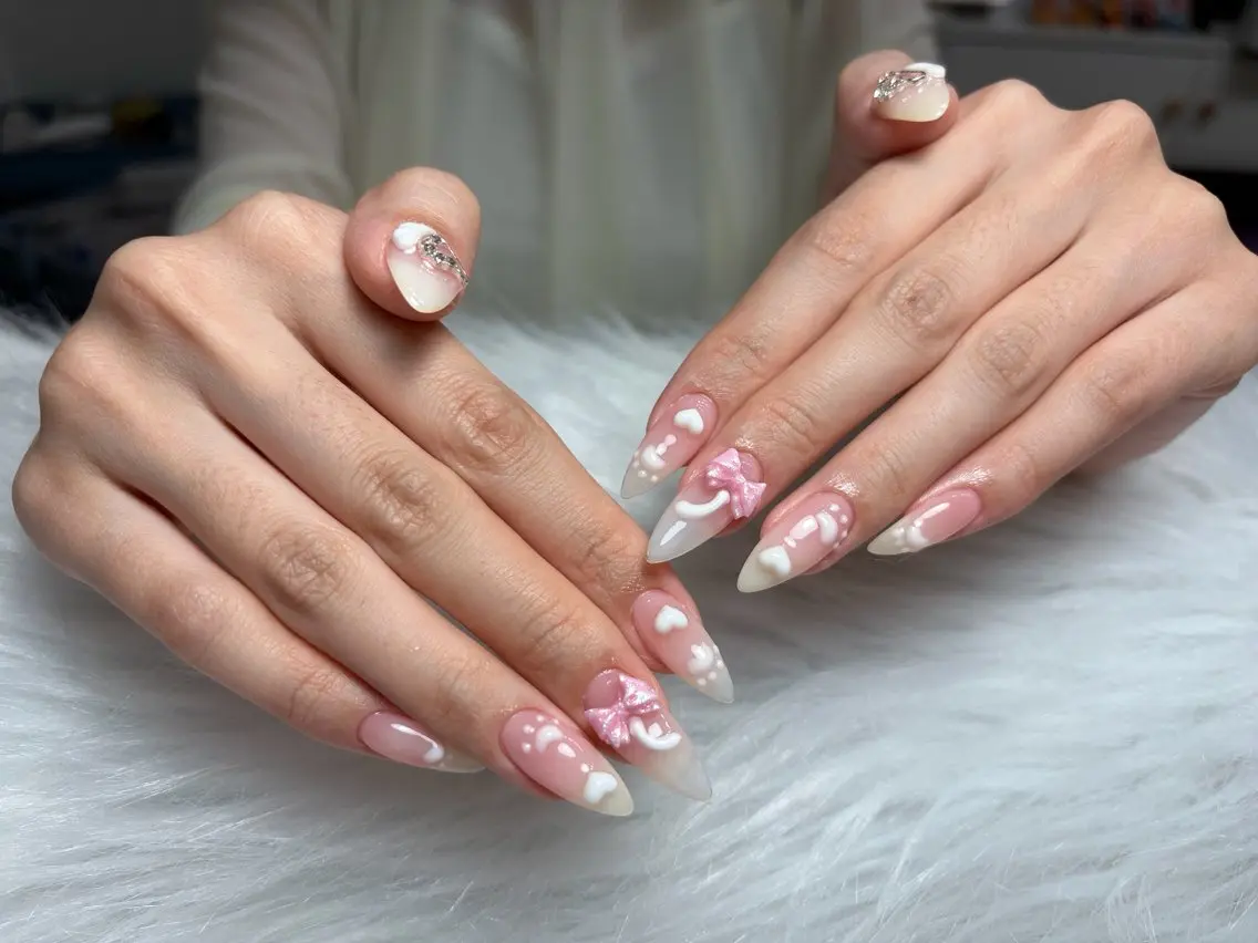 ネイル アートネイル 長さ出し ジェルネイル 韓国ネイル マグネットネイル ハンドネイル Cloudy Chan Nailのネイルデザイン