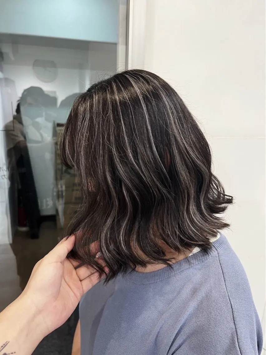 ミディアム カラー ダークグレー ダークグレージュ グレージュ ハイライトカラー ハイライト 指名数No.1 /NAOYAのヘアスタイル