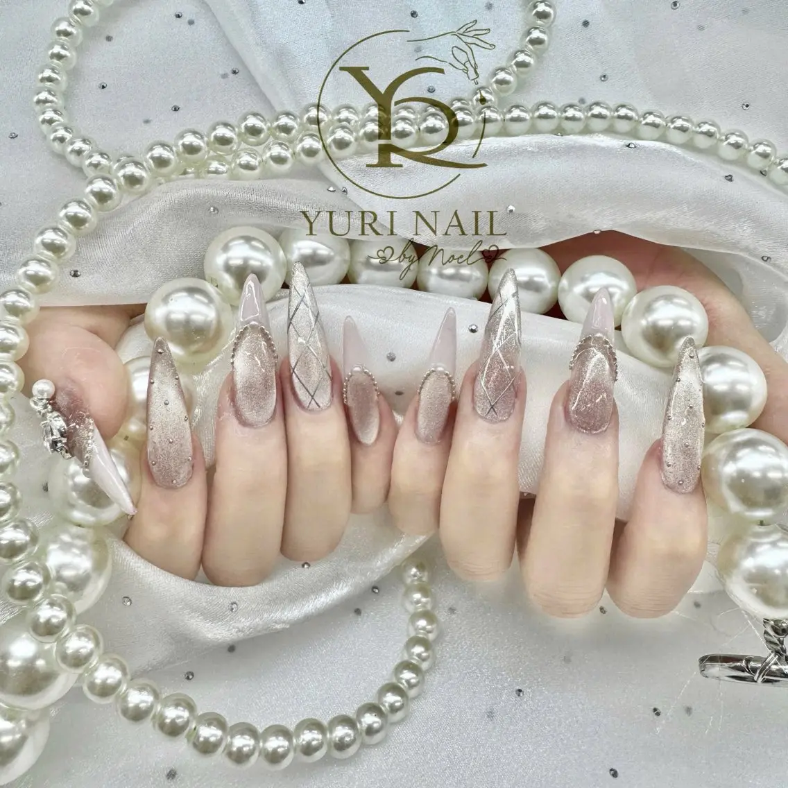 ネイル オーロラネイル ブルー チークネイル フレンチネイル グラデーション ハンドネイル フットネイル ハンドケア YURI Nail Funabashiのネイルデザイン