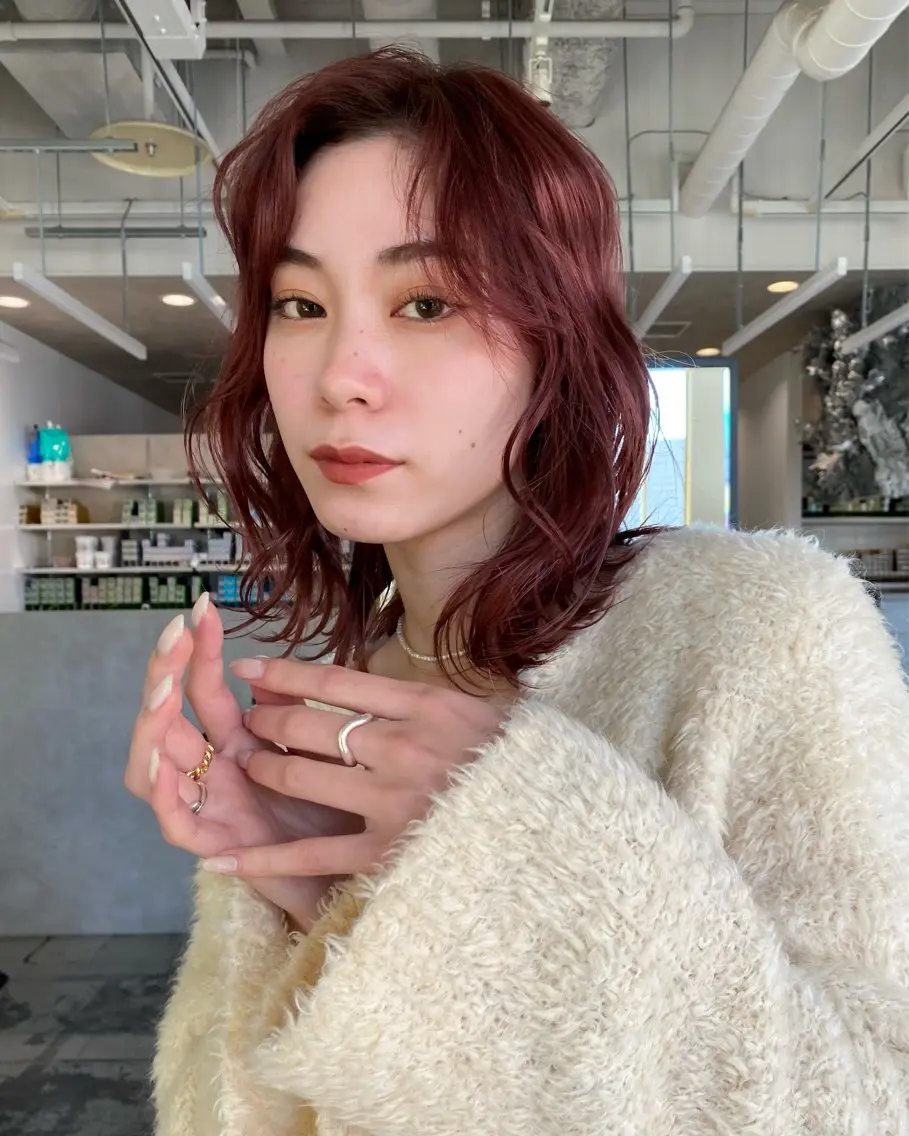 セミロング カラー ブリーチ レッドカラー ヘアカラー トリートメント ヘアセット レイヤー/ハイトーン 🧸SENAのヘアスタイル