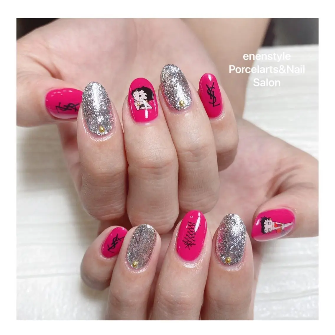 ミディアム ネイル ハンドネイル 🐾enen style 🐾のネイルデザイン