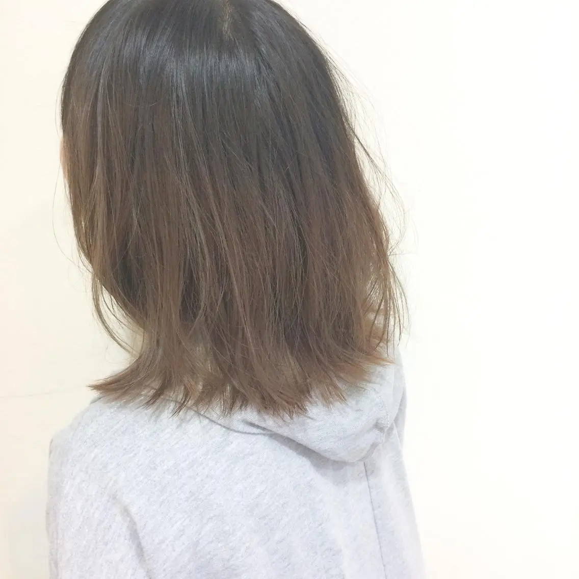 ショート ミディアム セミロング ロング カラー パーマ ヘアアレンジ メンズ グレージュ 外ハネヘア 岡田 杏のエステ・リラクイメージ