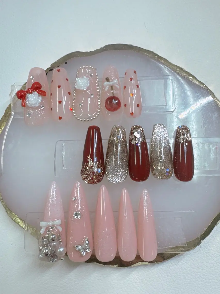 ネイル フレンチネイル ジェルネイル ガラスフレンチ キラキラネイル パラジェル ハンドネイル Queeens nailのネイルデザイン