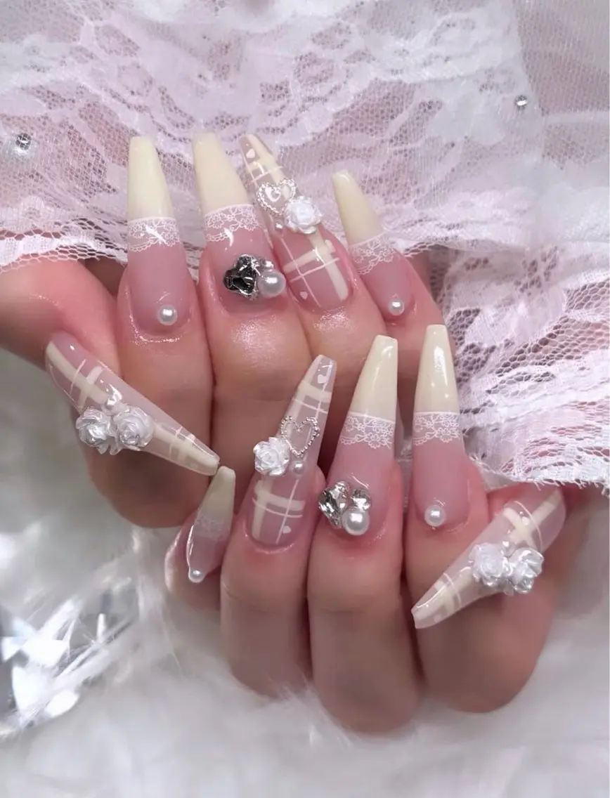 ネイル フレンチネイル キラキラネイル 韓国ネイル シンプルネイル ワンホンネイル ハンドネイル MEI Nailのネイルデザイン