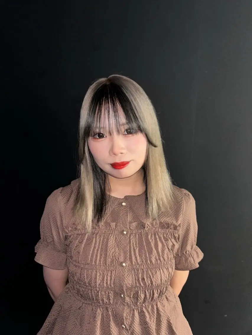 セミロング 🎀ブリーチカラー 🎀なつのヘアスタイル