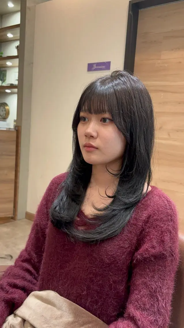 セミロング 韓国風ヘア レイヤーカット 髙木琉菜／レイヤー ／シャギーカットのヘアスタイル