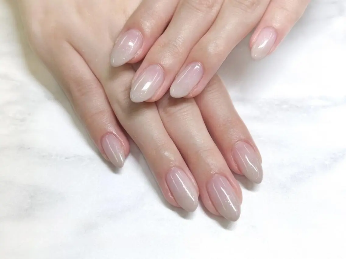 ショート BEBE. 受付のネイルデザイン