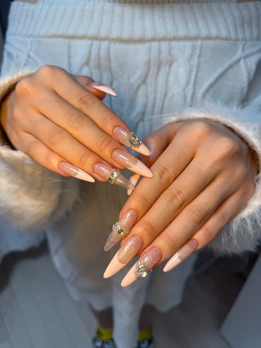 ネイル アートネイル オーロラネイル チークネイル フレンチネイル ガラスフレンチ ハンドネイル 🎀🎀YooLi Nail Salonのネイルデザイン