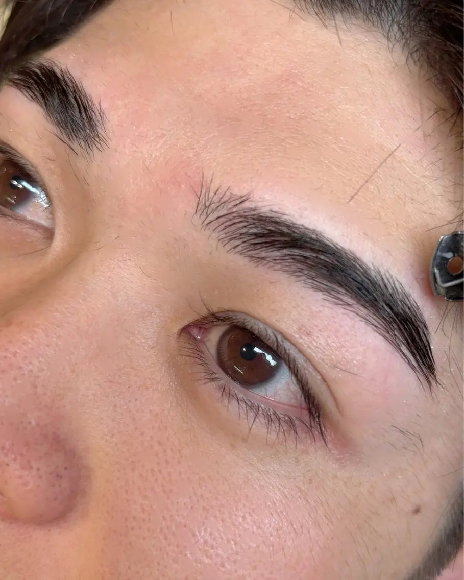 アイブロウ SLASH eye 繁田🧸🌈のマツエク・マツパデザイン