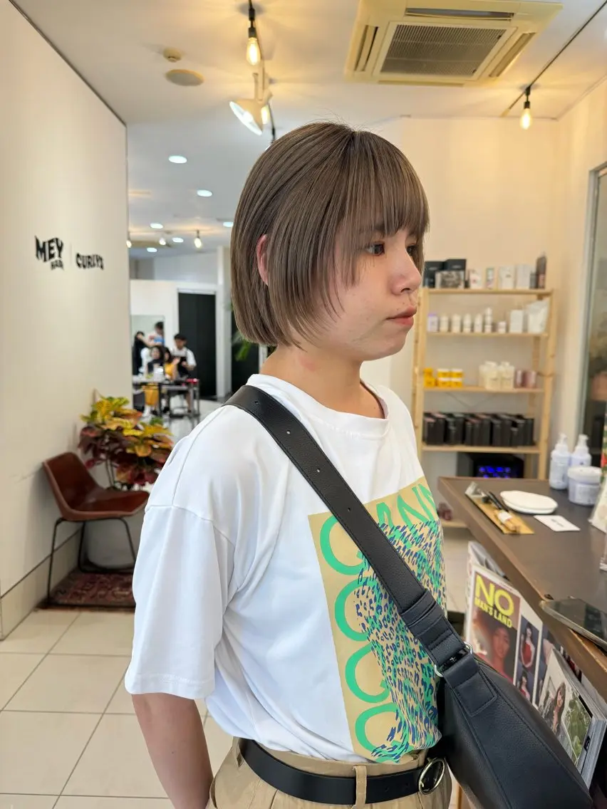 ショート カラー ベージュカラー ハイトーンカラー ハイトーンベージュ カット ヘアカラー トリートメント 丁寧なカウンセリング 🌿KENTA🌿のヘアスタイル