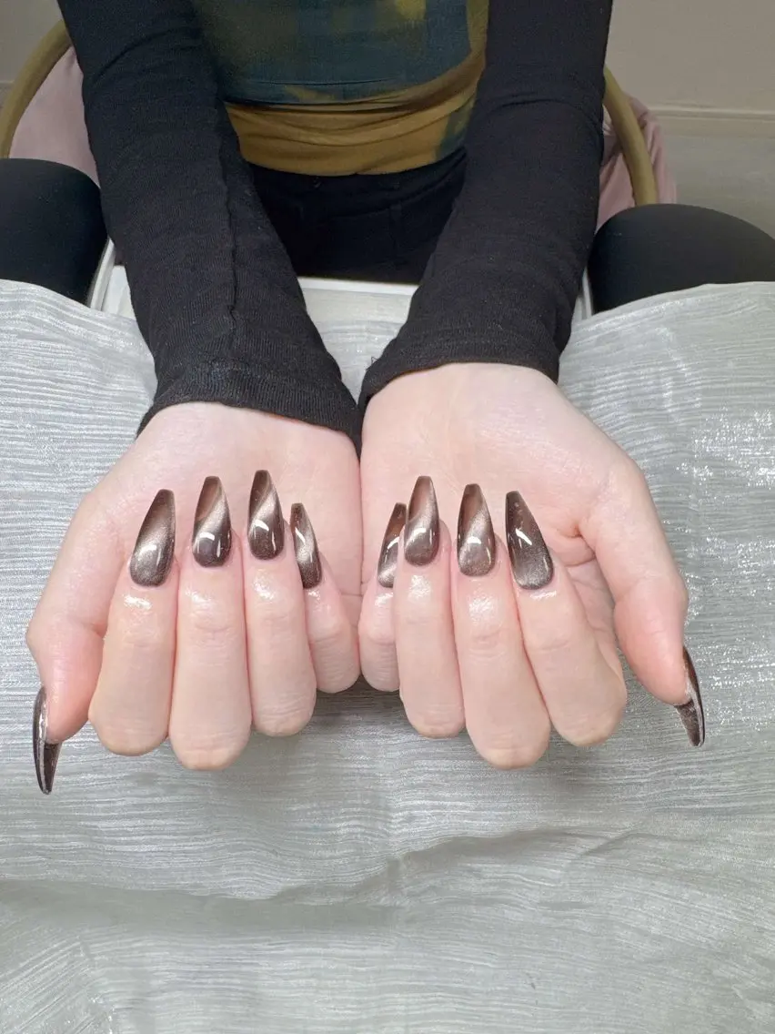 ネイル 長さ出し グラデーション 卒業式 キラキラネイル マグネットネイル ハンドネイル Lee Nailsのネイルデザイン