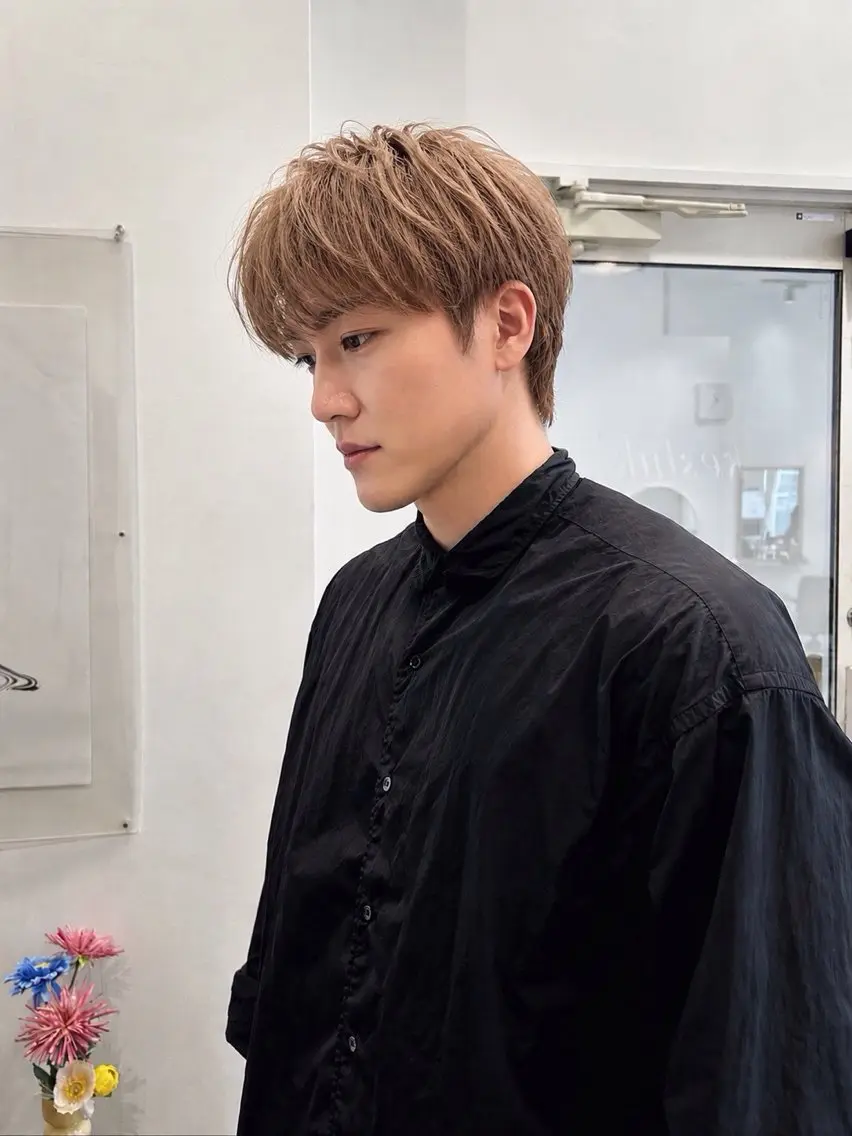ショート カラー メンズ メンズハイトーン ベージュカラー ハイトーンカラー ハイトーンベージュ keshiki 大名のヘアスタイル