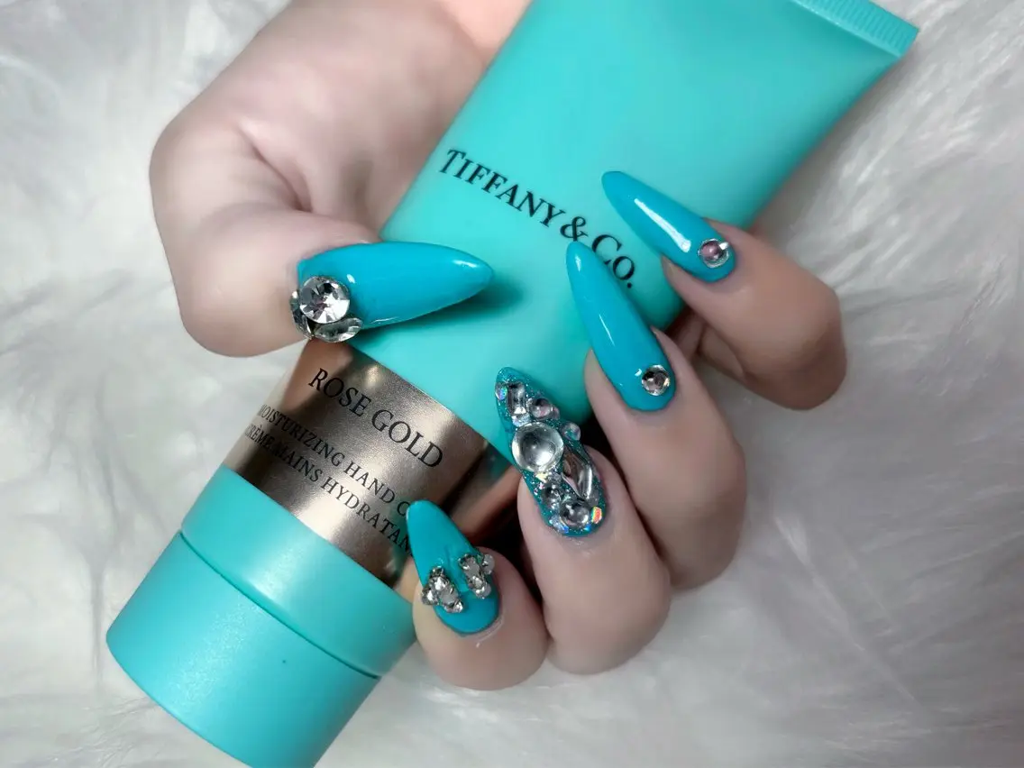 長さ出し10本+TIFFANY💅🩵の写真