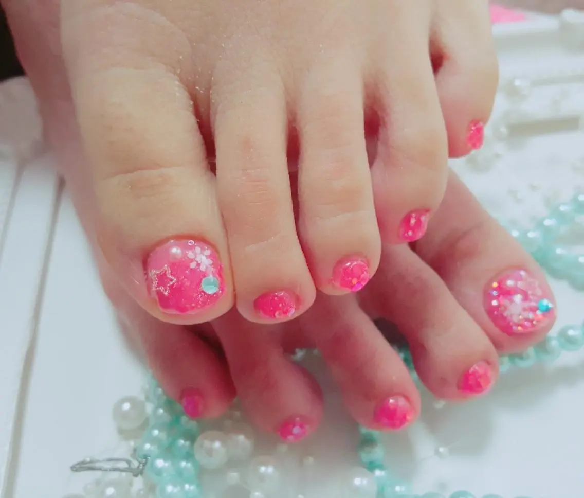 ミディアム ネイル ラメ(グリッター) Uchida meのネイルデザイン