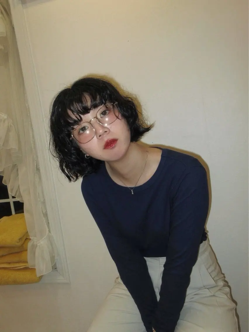 カラー 黒髪 ブルーカラー ブルーブラック 小林 真誉のヘアスタイル