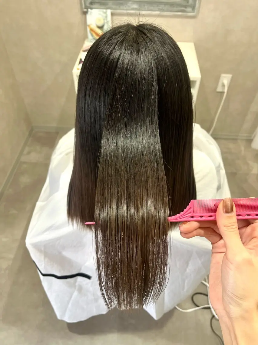 セミロング トリートメント 森 愛友のヘアスタイル