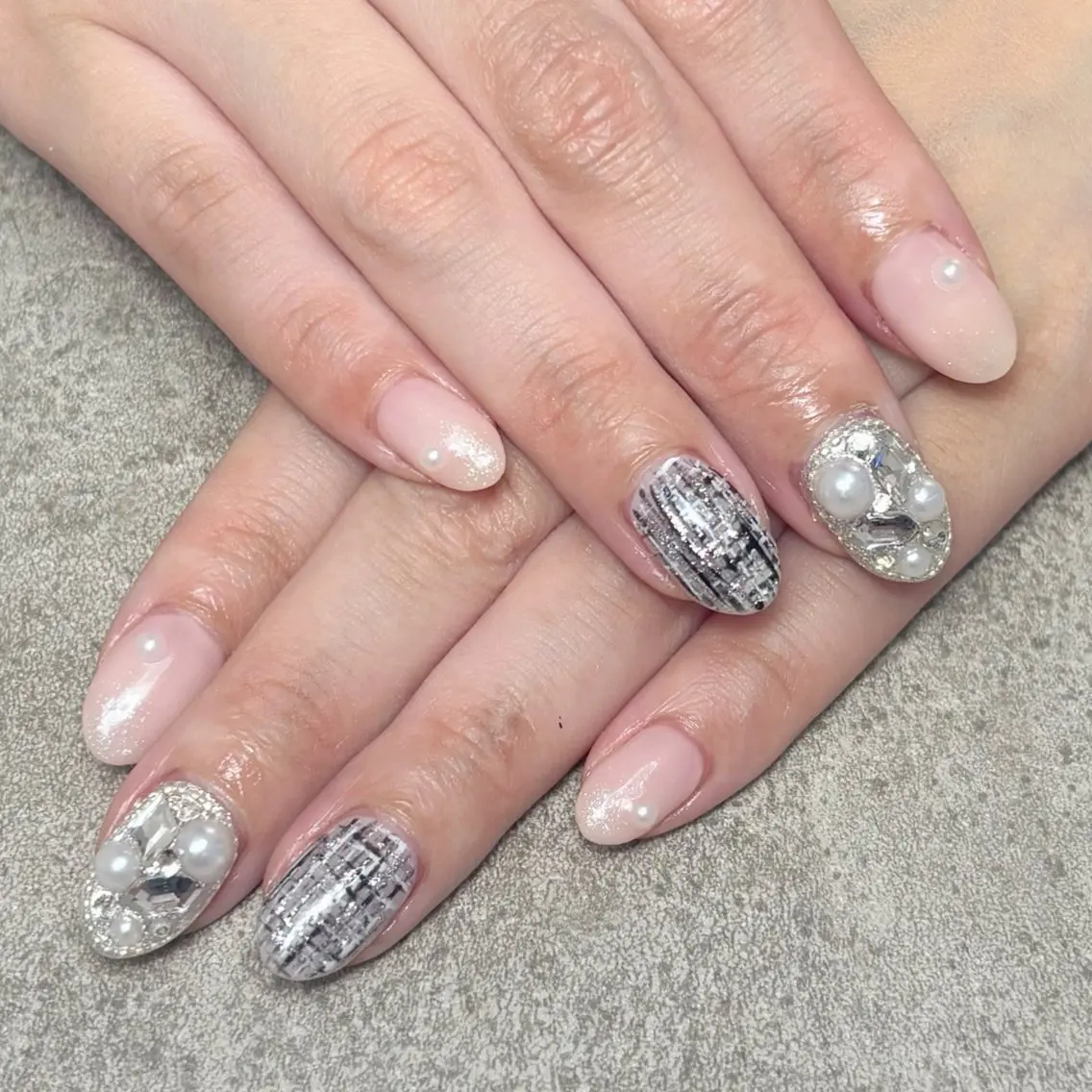 ネイル ハンドネイル nailroom DIASOMNIAのネイルデザイン