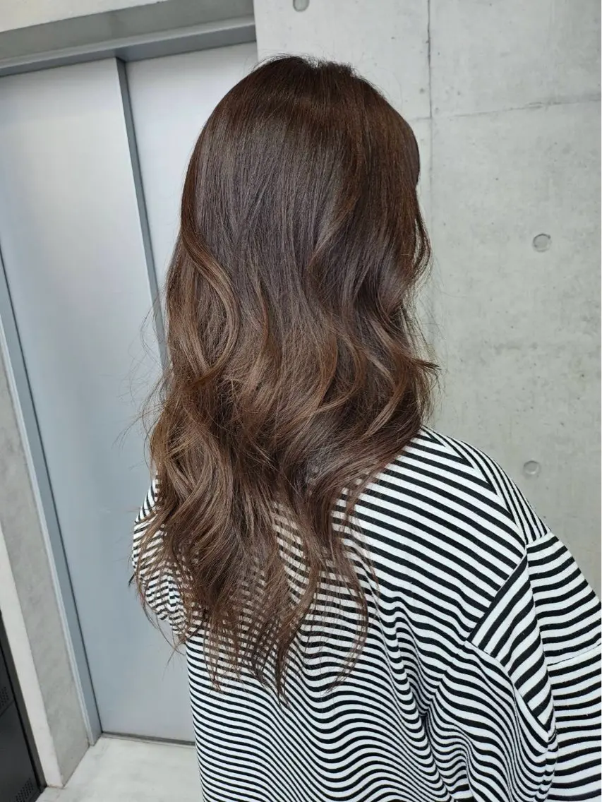 セミロング カラー カット ヘアカラー トリートメント 【銀座】艶髪/上品な カラー特化/涼/駅近のヘアスタイル