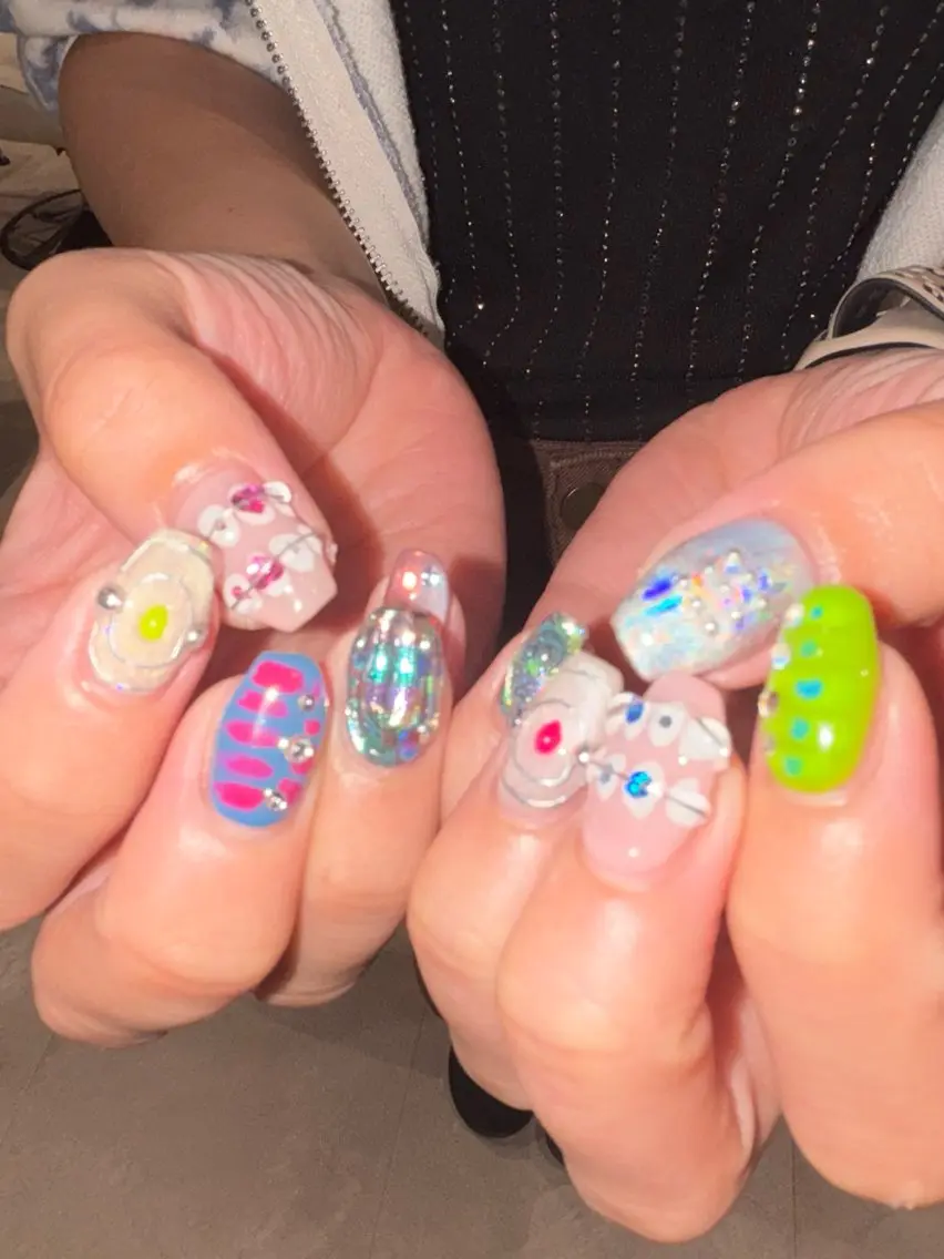 ネイル アートネイル ニュアンスネイル ぷっくりネイル ショートネイル ハンドネイル ハンドケア 髪質改善 ネイル コトミ🐸のヘアスタイル