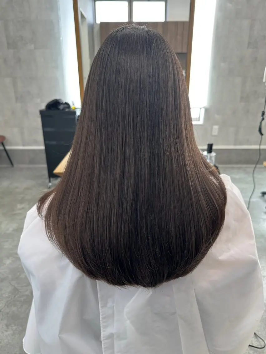ロング 顔周りカット レイヤーカット ロング カット 鈴木 菜々映のヘアスタイル