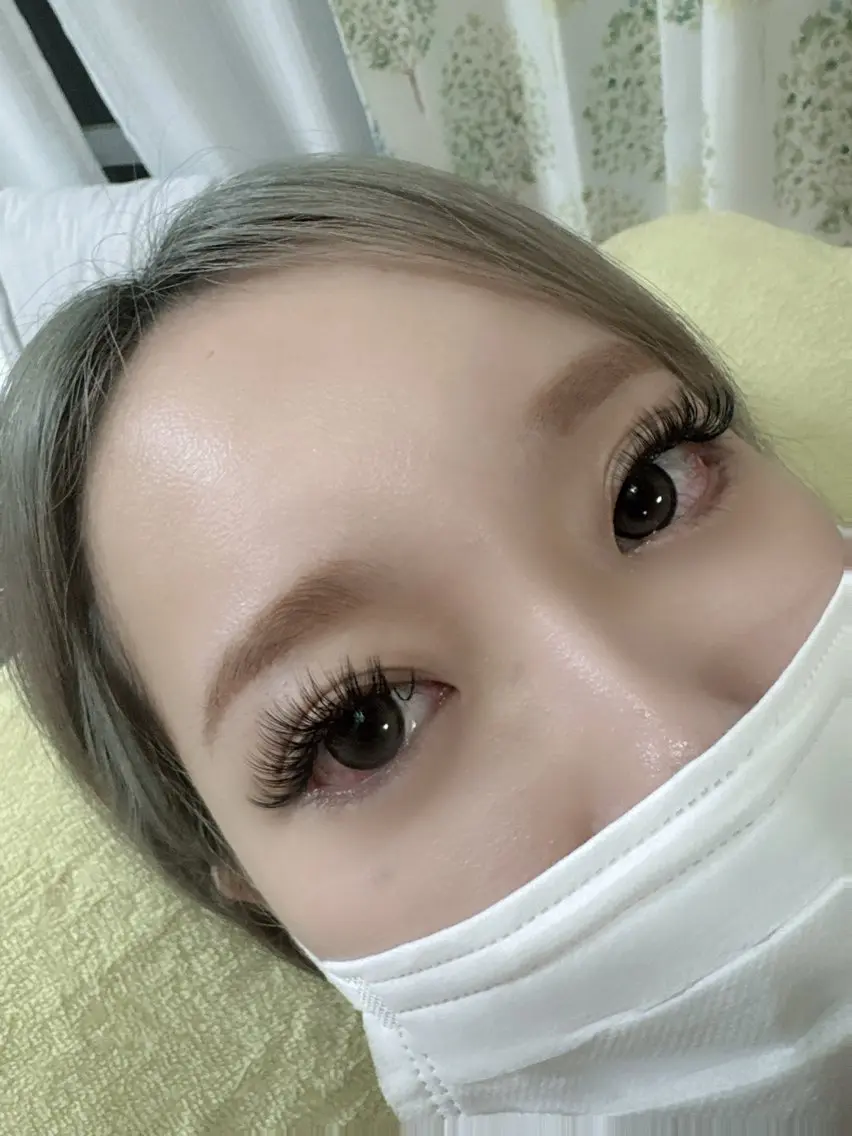 マツエク・マツパ ボリュームラッシュ 伊藤名紬 マツエク専門のマツエク・マツパデザイン