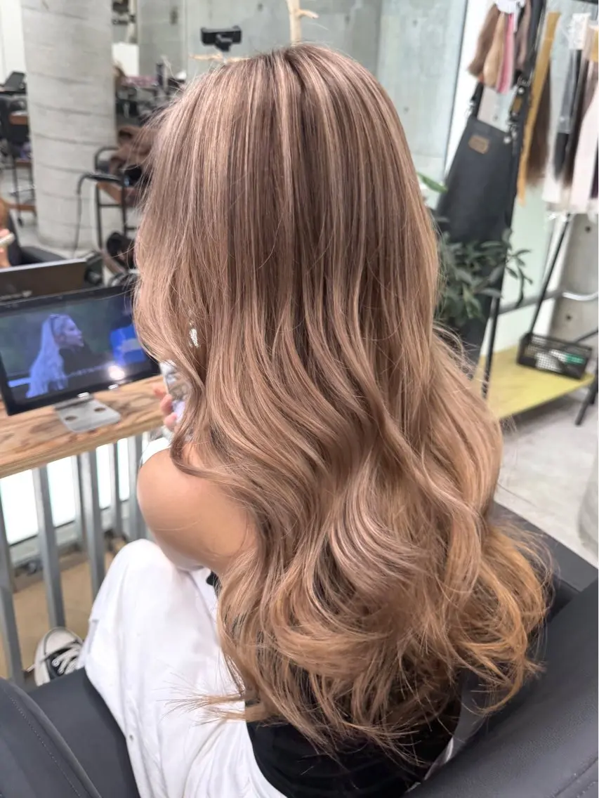 ロング カラー ヘアカラー トリートメント Kotoko🖤/海 外/バレイヤージュのヘアスタイル
