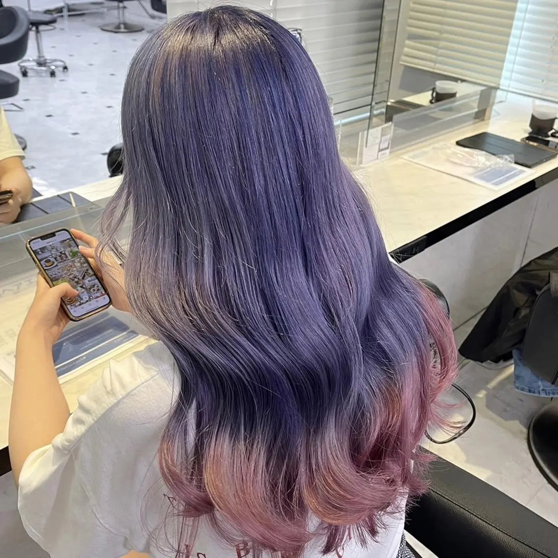 【人気メニュー🩶 】ケアブリーチありデザインカラー＋髪質改善トリートメント*.+ﾟの写真